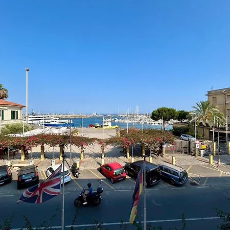 Appartement Yacht House *